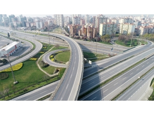 Sokağa Çıkma Yasağının Ardından Boş Kalan Tem Ve E-5 Havadan Görüntülendi