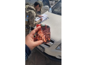 Otomobilin Camından Dışarı Çöp Atan Sürücüye Ceza Kesildi