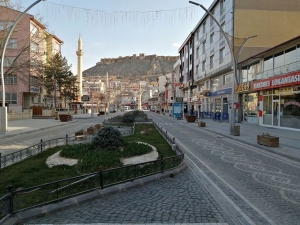 Büyükşehirlerdeki Sokağa Çıkma Yasağına, Küçük Şehirler De Uyuyor