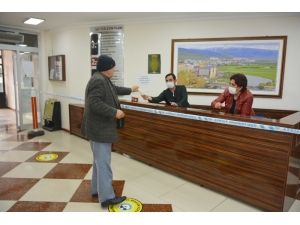 Ardahan Belediyesinde Ücretsiz Maske Dağıtımı Başladı