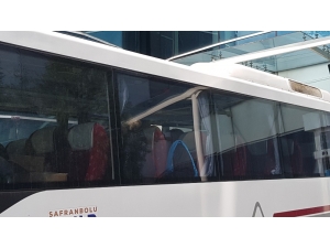 Covid-19 Tedavileri Tamamlanan 12 Cezayirli Taburcu Edildi