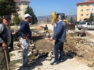 Hisarcık’ta Parke Taşı Ve Bordür Döşeme Çalışmalarına Başlandı