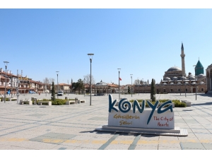 Konya’da Sokaklar Sessizliğe Büründü