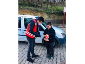 Küçük Muhammet, Vefa Destekten Top Ve Tombala İstedi