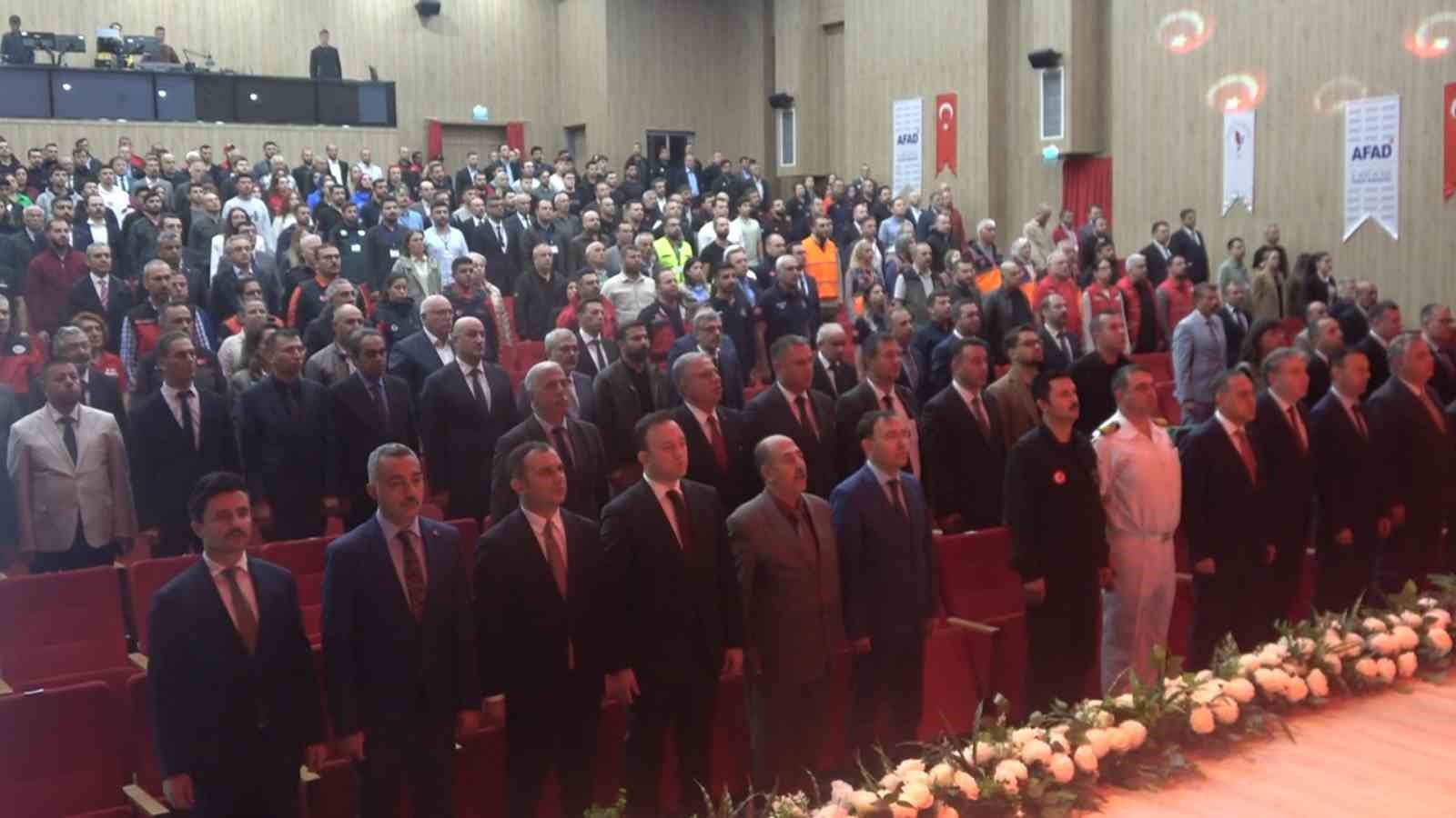 yalova-da-il-afet-risk-azaltma-plani-calistayi-basladi