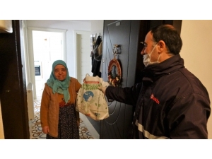 Türkiye Gazetesi Dağıtıcıları Yaşlılar İçin Seferber Oldu