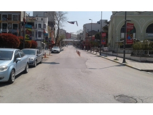 Bandırma’da Cadde Ve Sokaklar Sessizliğe Büründü