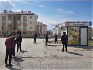 Tuşba Belediyesi, En Zor Günde Dahi İlçe Sakinlerine Ucuz Ekmeği Ulaştırdı