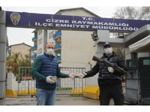 Şırnaklı İş Adamı Şehit Polisler İçin Helva Dağıttı