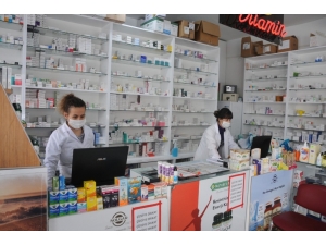 Eczacılar Görev Başında