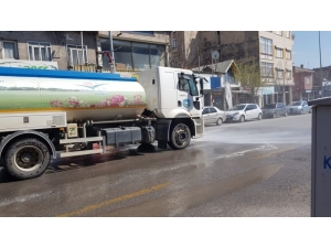Develi Belediyesi Yolları Dezenfekte Etti