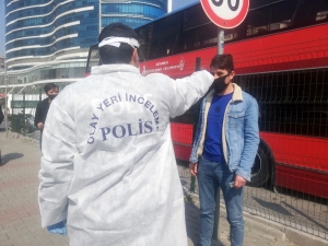 Esenyurt’ta Polisin Çevirdiği Motosikletten Korona Virüs Şüphelisi Çıktı