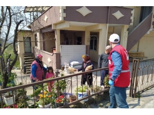 Kızılay Sokağa Çıkamayanlara 2 Bin Ekmek Dağıttı