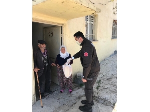 Polisten Vatandaşın Evine Kadar Hizmet