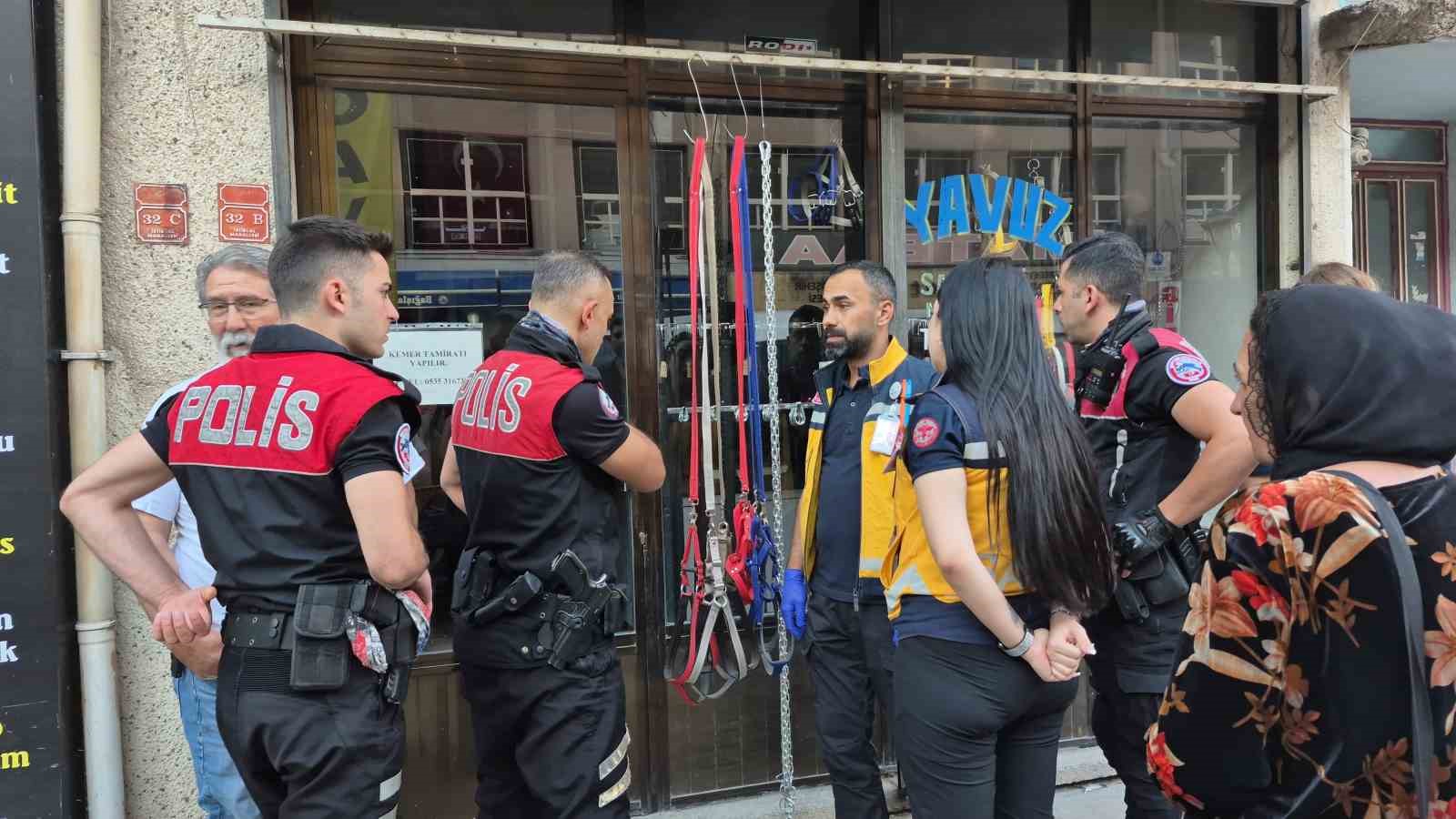 dukkaninda-oldu-veya-bayildi-diye-endise-edilen-esnaf-sanayide-cikti