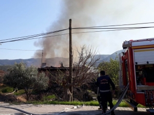Alaşehir’de Ev Yangını