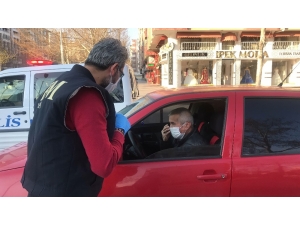 Konya’da Polisin Sokağa Çıkma Yasağı Denetimleri Sürüyor