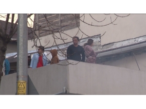 Bağcılar’da Korkutan Yangın: Lastik Ve Straforlar Alev Alev Yandı