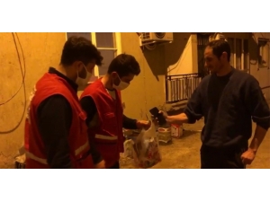 Evine Götürmek İçin Aldığı Ekmeği Vatandaşa Teslim Ederek Gönülleri Fethetti