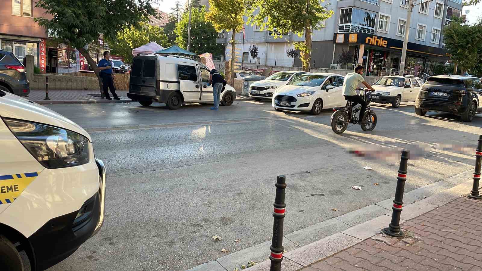 sokak-ortasindaki-bicaklamanin-ardindan-alacak-verecek-meselesi-cikti