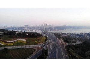 Sokağa Çıkma Yasağı Nedeniyle Boş Kalan 15 Temmuz Şehitler Köprüsü Havadan Görüntülendi