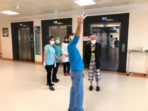 90 Yaşındaki Alzheimer Hastası Korona Virüsü Yendi