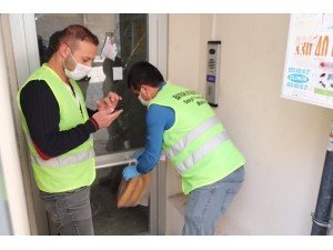 Bayraklı Belediyesinden Evlere Ekmek Servisi