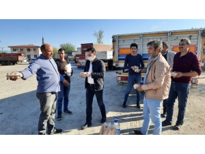 Kamyon Şoförlerinin İmdadına Başkan Özcan Yetişti