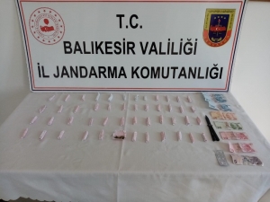 Sokağa Çıkma Yasağında Uyuşturucu Taşırken Yakalandı
