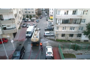 Yasağı Fırsat Bilen Belediye Sokaklarda Virüs Avladı