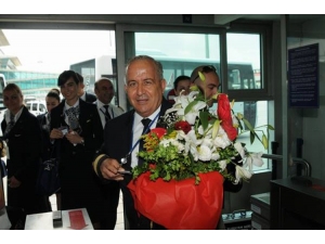 Thy’nin Emekli Kaptan Pilotu Mustafa Özden Türkön, Korona Virüs Nedeniyle Hayatını Kaybetti