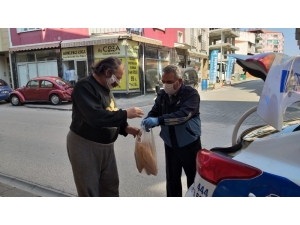 Başkan Doğan Ekipler İle Birlikte Ekmek Dağıtımı Yaptı