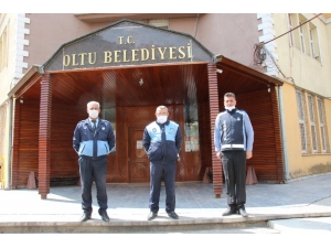 Oltu Zabıta Ekiplerinden Örnek Davranış