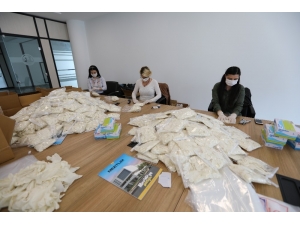 Mezitli’de Kadınlar Virüse Karşı El Birliği Yaptı