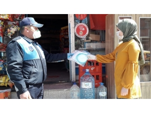 Delice Belediyesi, Yüz Koruyucu Siperlik Ve Maske Dağıttı