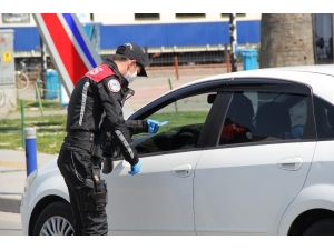 İzmir Polisinden Sokağa Çıkma Yasağının Son Gününde Sıkı Denetim
