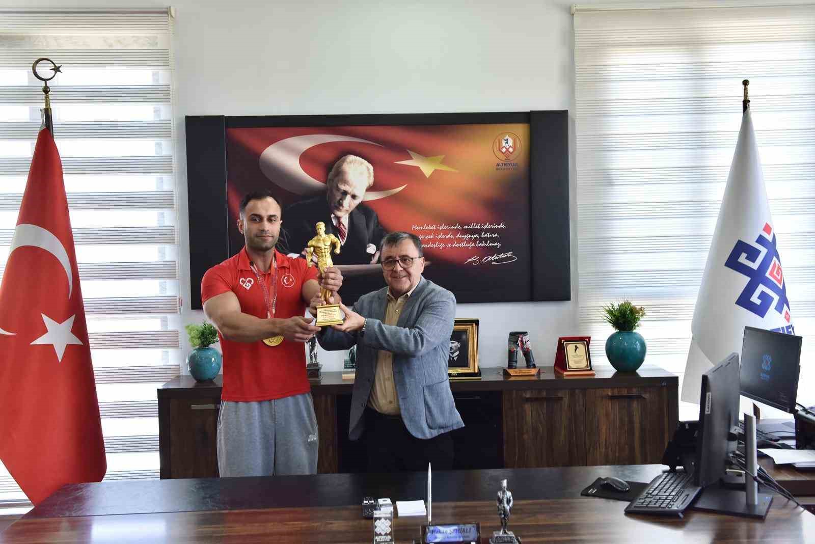 altieylul-un-sporcusu-omer-pullu-turkiye-sampiyonu-oldu