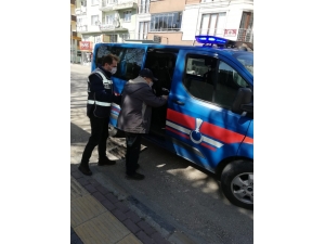 Alzheimer Hastası Yolunu Kaybetti, Yardımına Polis Ve Jandarma Koştu.