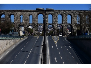 İstanbul Sokakları Boş Kaldı