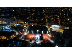 Tarihi Ulu Cami’de Dualar Yükseliyor