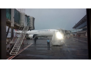 Kongo’da Fransa’ya Ait Sivil Uçağa Ateş Açıldı