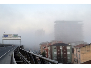 İstanbul’da Sabah Saatlerinde Sis Etkili Oldu