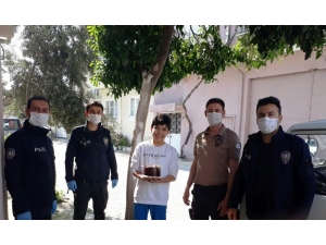 Polisten 12 Yaşındaki Çocuğa Doğum Günü Sürprizi