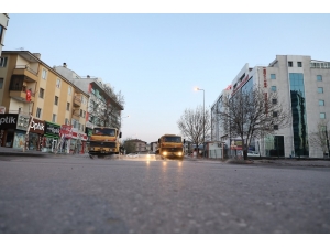 Sokağa Çıkma Yasağında Melikgazi’de Cadde Ve Sokaklar Dezenfekte Edildi