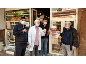 Askıda Ekmekten Sonra Askıda Maske