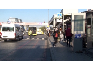 Yasağın Ardından İstanbul’da Otobüs Durakları Yeniden Hareketlendi