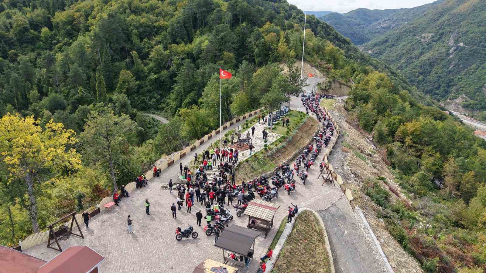 motosiklet-tutkunlarindan-istiklal-surusu