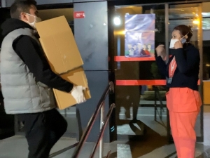 Czn Burak’tan Sağlık Çalışanlarına Sarma Sürprizi