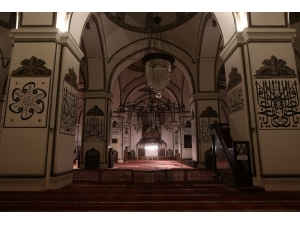 621 Yıllık Tarihi Ulu Cami’deki Sessizlik Böyle Görüntülendi