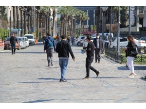 Sokağa Çıkma Yasağının Sona Ermesiyle İzmir Hareketlendi